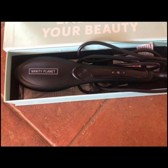Vanity Planet straightening brush